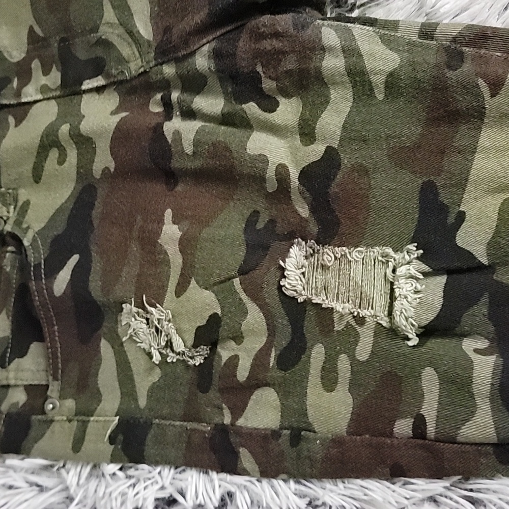 Camo pants 💚 - Picture 6 of 9